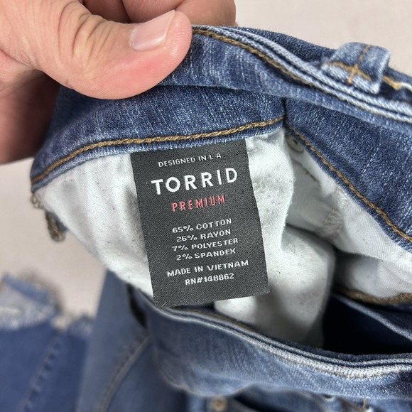 Torrid Premium Women's Jegging Jeans Blue 16R Distressed Crop 26"‎ Inseam - Picture 7 of 16